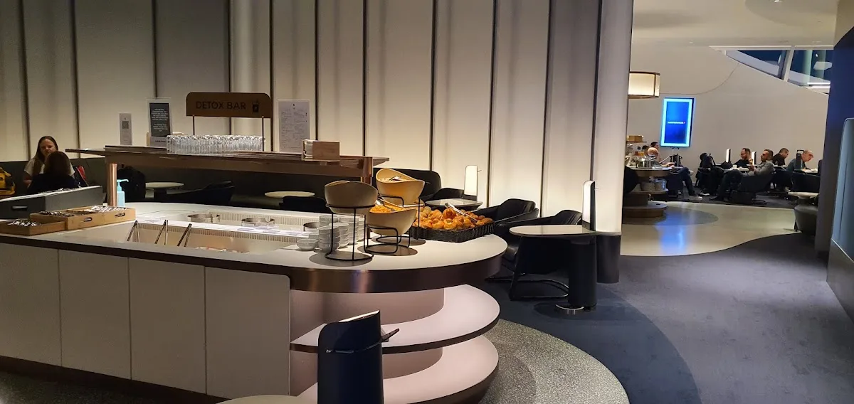 Air France Business Lounge Paris CDG 2F
