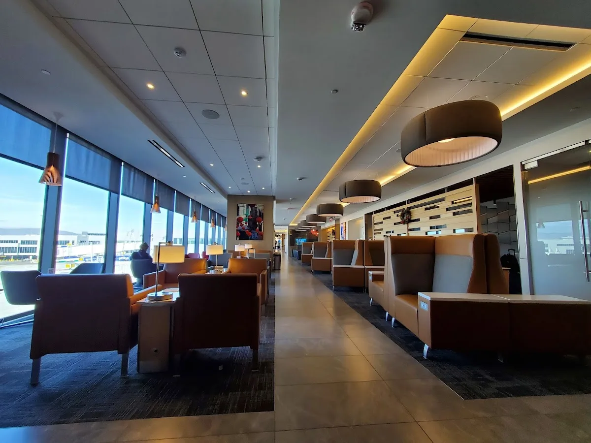 American Airlines Admirals Club San Francisco