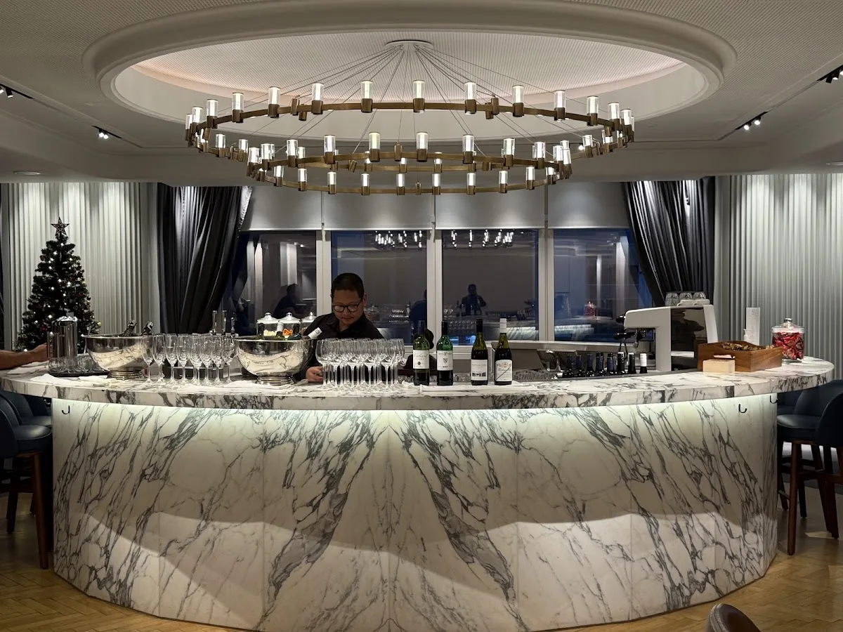 Qantas Lounge London Heathrow