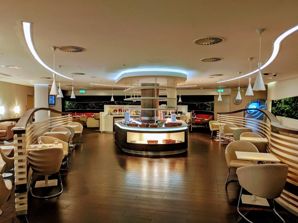 SkyTeam Lounge London Heathrow T4