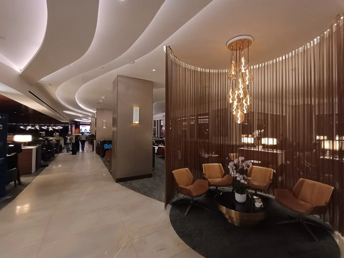 The Club at LAX Terminal 2