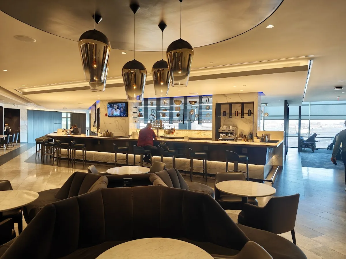 United Polaris Lounge